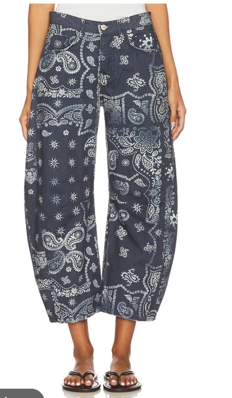 Free People We The Free Good Luck Printed Barrel Jeans in Navy Bandana - 28